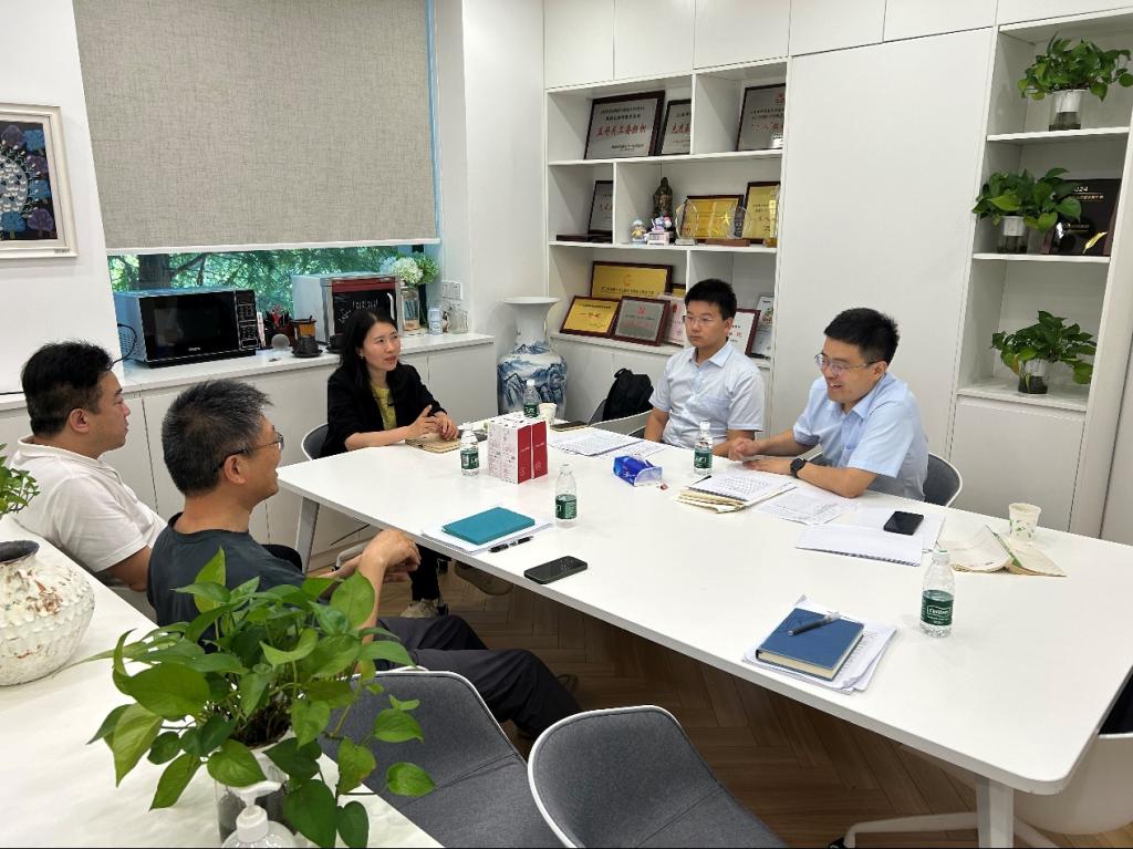 學院赴上海對外經貿大學國際經貿學院開展調研交流，共謀經濟貿易咨詢新路徑